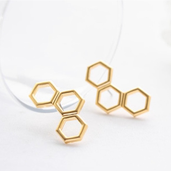Jewelry - Gold Tone Honeycomb Earrings